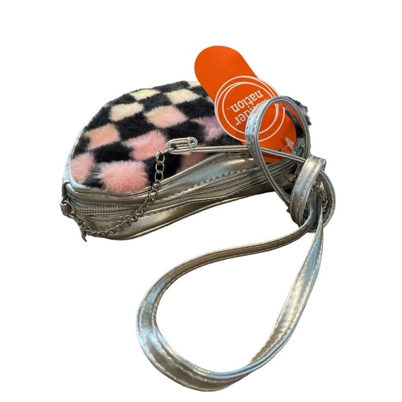 Wonder Nation Heart Icon Crossbody Bag - Picture 9 of 12